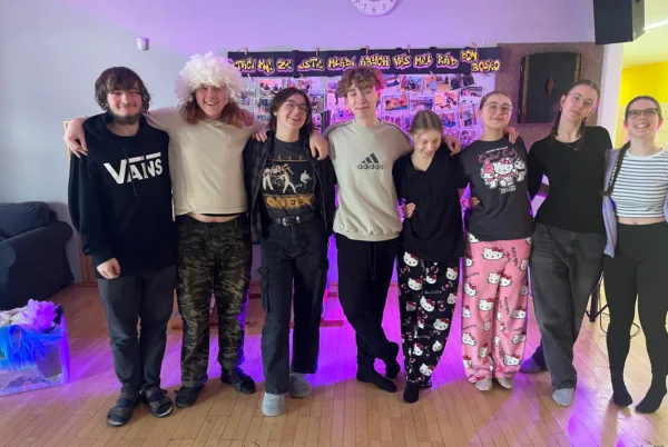 <a href=https://www.salesko.cz/tvurci-vikend-dramataku-prace-pizza-a-prvni-kroky-k-premiere/ title='Tvůrčí víkend Dramaťáku: práce, pizza a první kroky k premiéře'>Tvůrčí víkend Dramaťáku: práce, pizza a první kroky k premiéře</a>