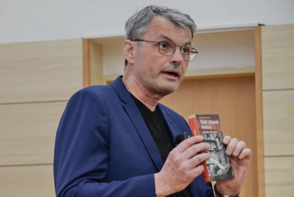 <a href=https://www.salesko.cz/jan-bula-knez-ktereho-nezlomila-ani-totalita/ title='Jan Bula: Kněz, kterého nezlomila ani totalita'>Jan Bula: Kněz, kterého nezlomila ani totalita</a>