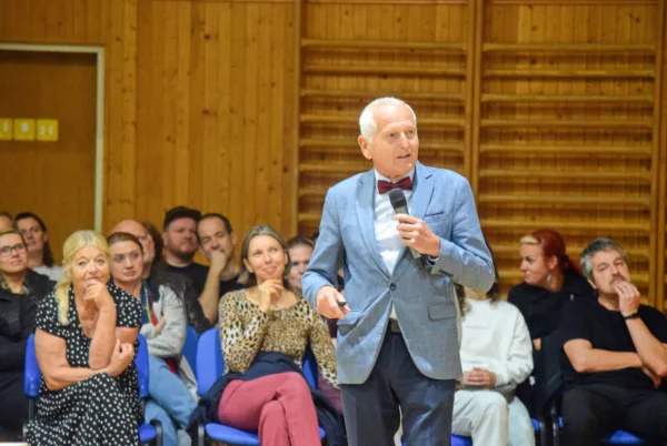 <a href=https://www.salesko.cz/profesor-pirk-v-lisni-o-zdravi-vychove-a-discipline/ title='Profesor Pirk v Líšni: O zdraví, výchově a disciplíně'>Profesor Pirk v Líšni: O zdraví, výchově a disciplíně</a>